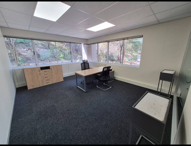 643M² OFFICE TO LET IN WOODMEAD